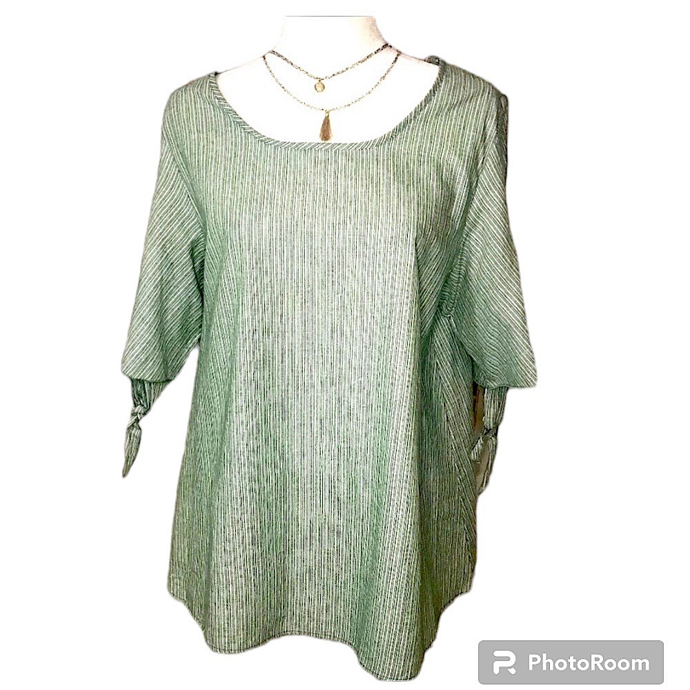 PLUS SIZE COTTON GREEN & WHITE PIN STRIPE TOP, SHORT SLEEVES